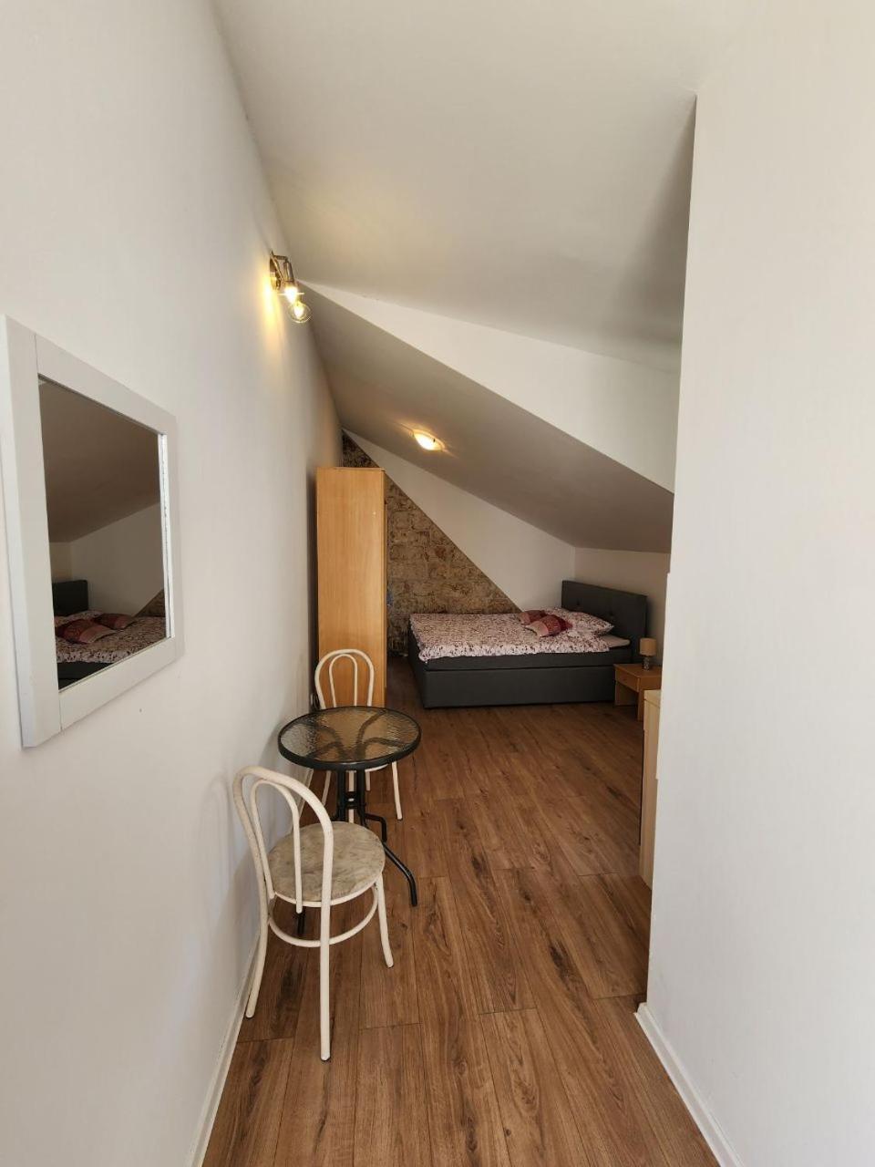 Apartmani Sole Vis Kültér fotó