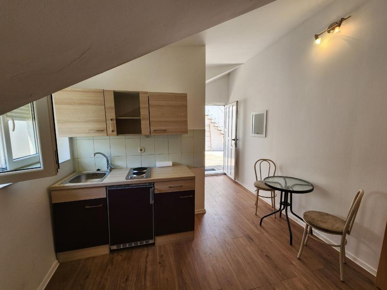 Apartmani Sole Vis Kültér fotó